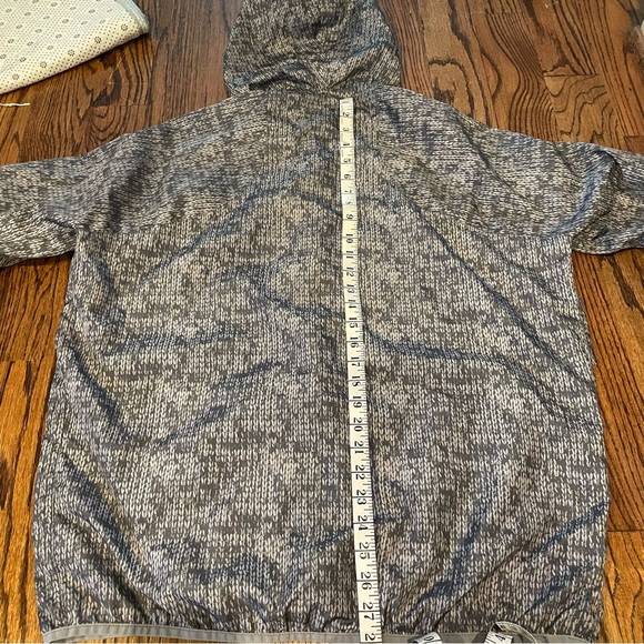 Nike Running Gray Jacket Knit Pattern Lightweight - Picture 2 of 5
